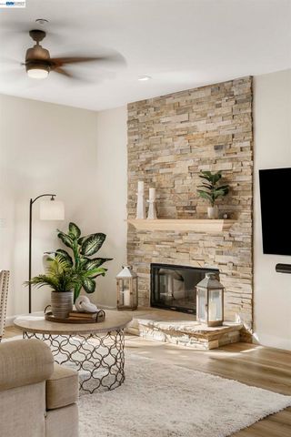 1635 Embassy Cir, Livermore, CA 94550