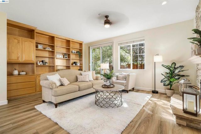 1635 Embassy Cir, Livermore, CA 94550