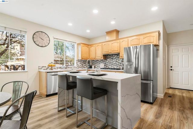 1635 Embassy Cir, Livermore, CA 94550