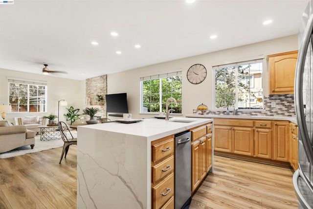 1635 Embassy Cir, Livermore, CA 94550