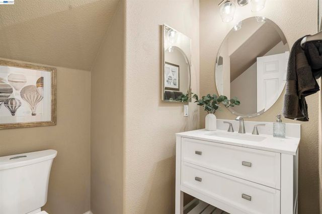 1635 Embassy Cir, Livermore, CA 94550