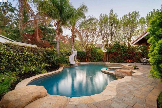 1635 Embassy Cir, Livermore, CA 94550