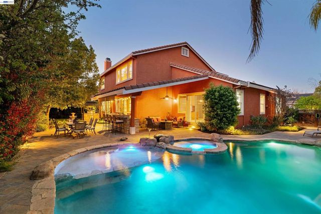 1635 Embassy Cir, Livermore, CA 94550