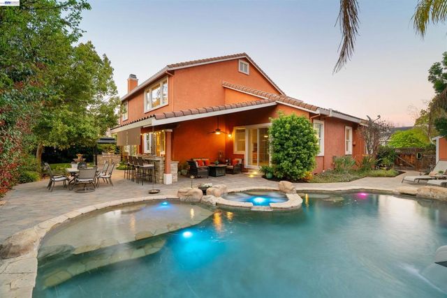 1635 Embassy Cir, Livermore, CA 94550