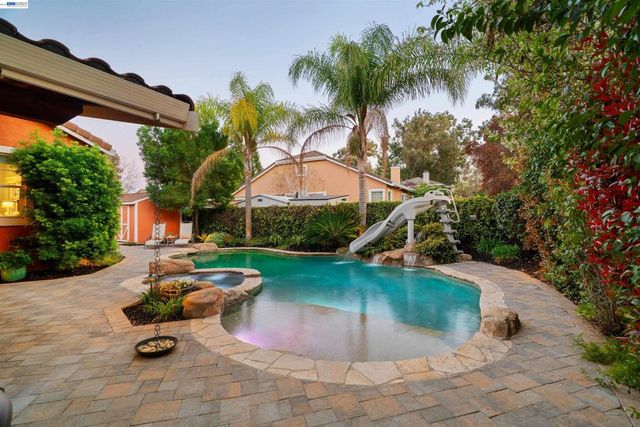 1635 Embassy Cir, Livermore, CA 94550
