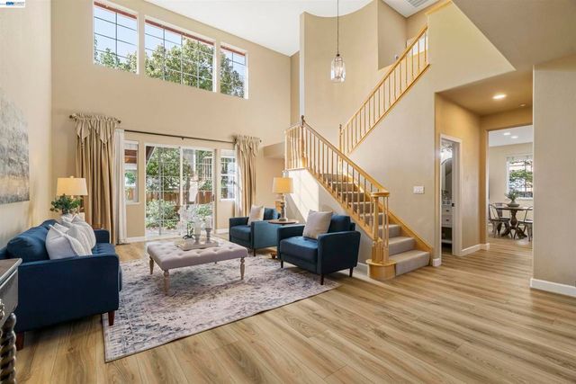 1635 Embassy Cir, Livermore, CA 94550