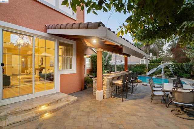 1635 Embassy Cir, Livermore, CA 94550