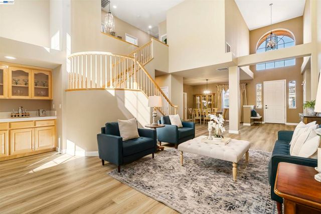 1635 Embassy Cir, Livermore, CA 94550