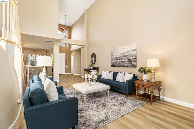 1635 Embassy Cir, Livermore, CA 94550