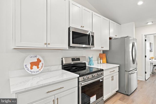 8425 SWAN WOODS RD, Rhoadesville, VA 22542