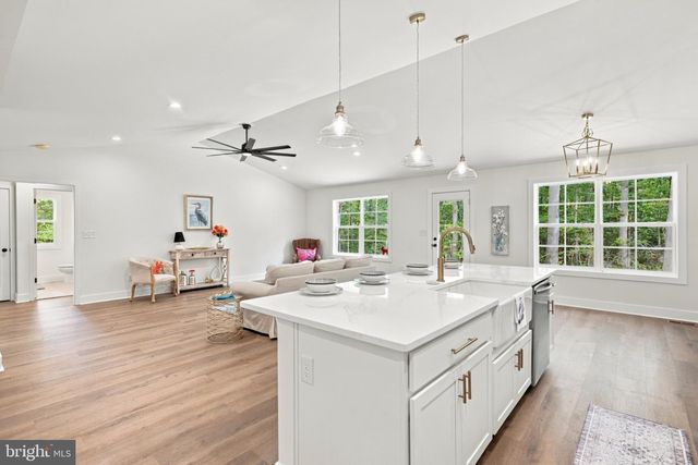 8425 SWAN WOODS RD, Rhoadesville, VA 22542