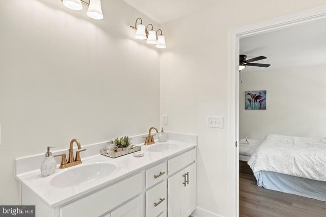 8425 SWAN WOODS RD, Rhoadesville, VA 22542