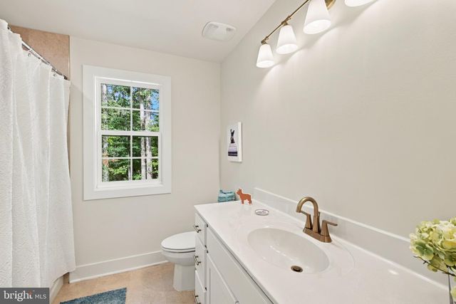 8425 SWAN WOODS RD, Rhoadesville, VA 22542