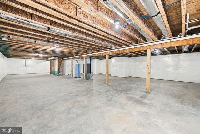 8425 SWAN WOODS RD, Rhoadesville, VA 22542