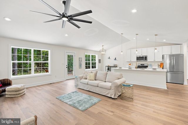 8425 SWAN WOODS RD, Rhoadesville, VA 22542
