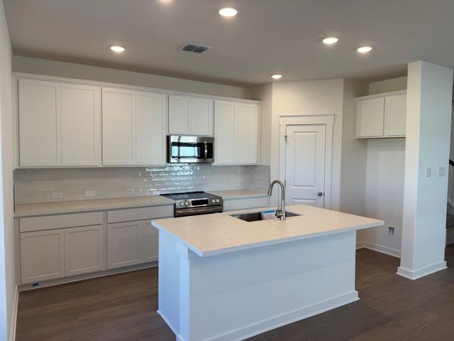 408 Quail Convey DR, Jarrell, TX 76537