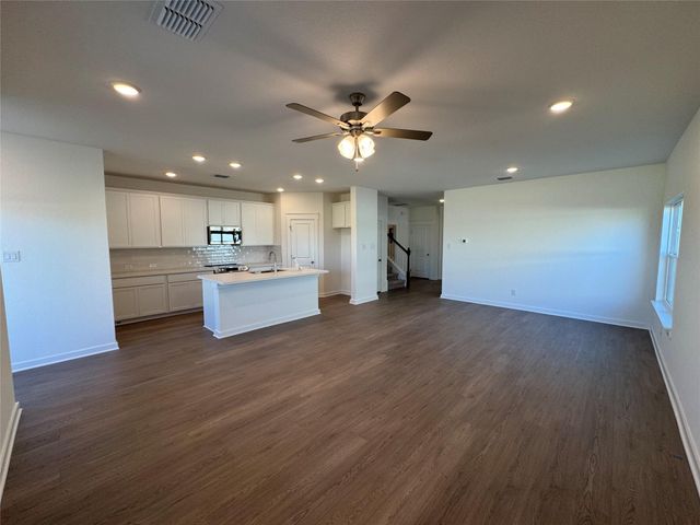 408 Quail Convey DR, Jarrell, TX 76537