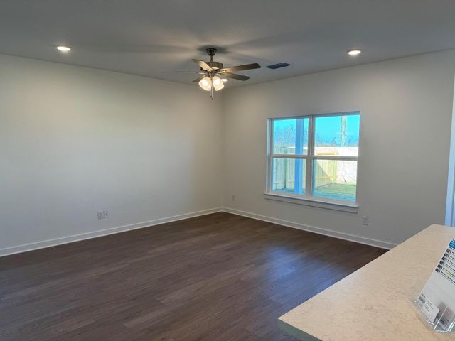 408 Quail Convey DR, Jarrell, TX 76537