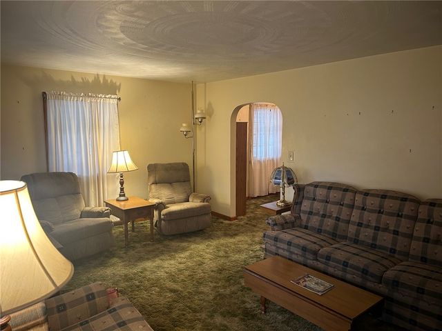 49 Haywood St, West Middlesex Boro, PA 16159