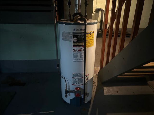 49 Haywood St, West Middlesex Boro, PA 16159