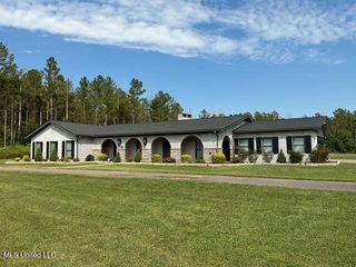 1100 Hillsboro Street, Forest, MS 39074