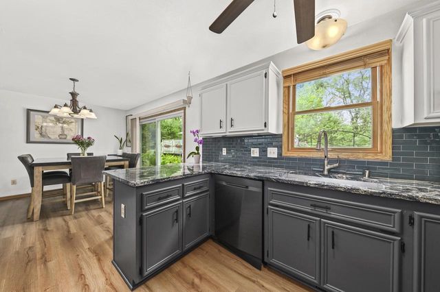 3640 E Northbrook BOULEVARD, Oak Creek, WI 53154