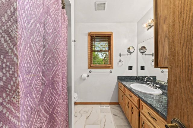 3640 E Northbrook BOULEVARD, Oak Creek, WI 53154