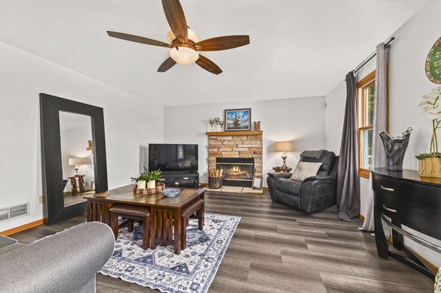 3640 E Northbrook BOULEVARD, Oak Creek, WI 53154
