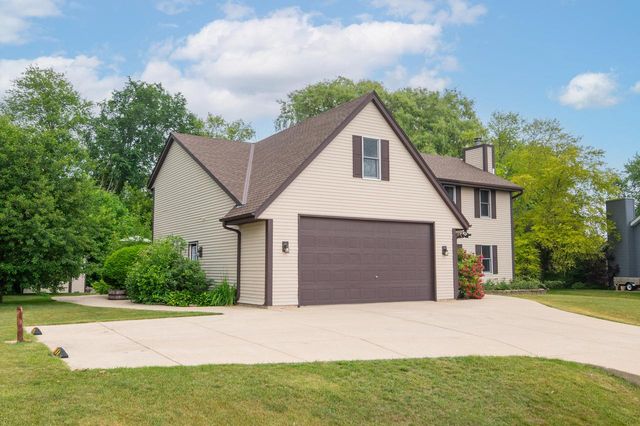 3640 E Northbrook BOULEVARD, Oak Creek, WI 53154