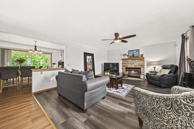 3640 E Northbrook BOULEVARD, Oak Creek, WI 53154