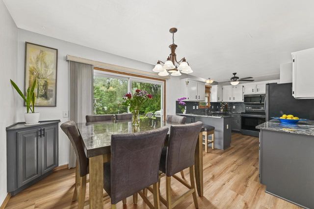 3640 E Northbrook BOULEVARD, Oak Creek, WI 53154