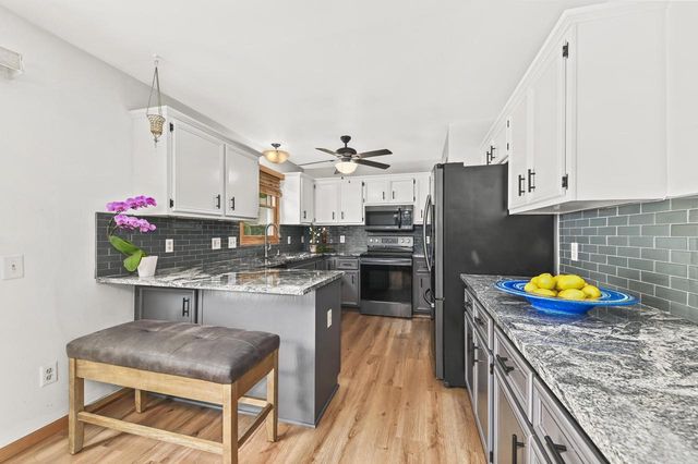 3640 E Northbrook BOULEVARD, Oak Creek, WI 53154