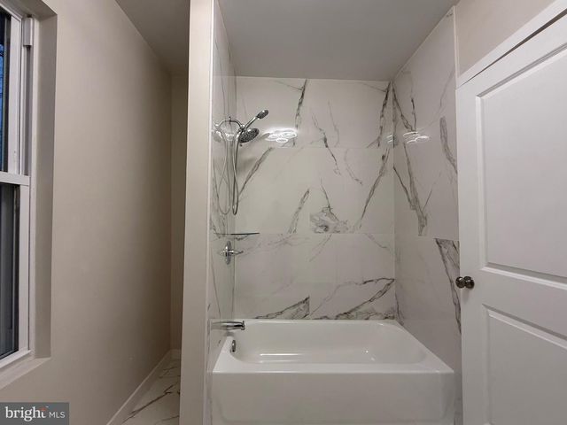 105 N DIAMOND ST, Clifton Heights, PA 19018