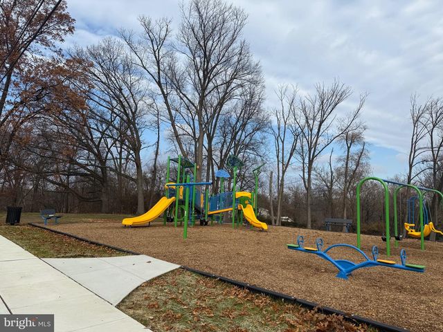 105 N DIAMOND ST, Clifton Heights, PA 19018