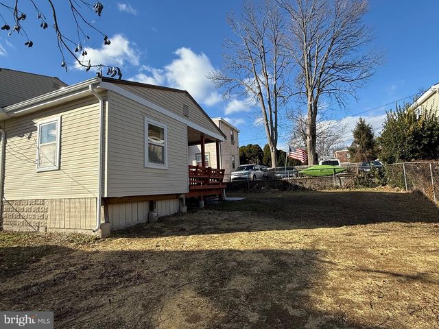 105 N DIAMOND ST, Clifton Heights, PA 19018