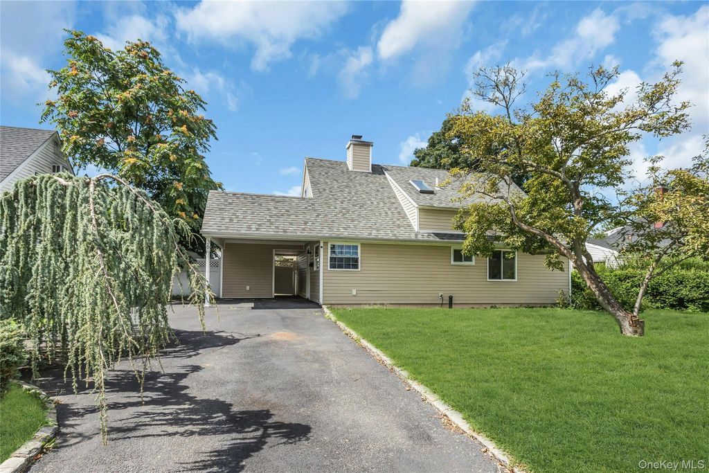 36 Atlas Lane, Hicksville, NY 11801 — photo 2