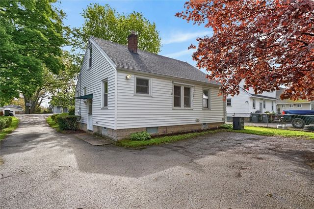 633 Wegman Road, Gates, NY 14606
