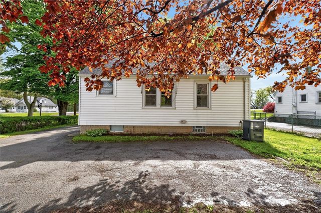 633 Wegman Road, Gates, NY 14606