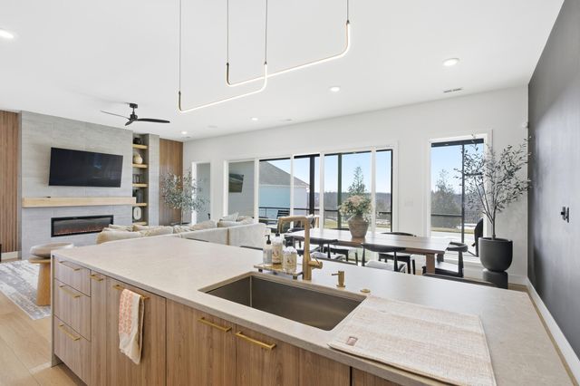 1301 HAXBY CT, Columbia, MO 65201