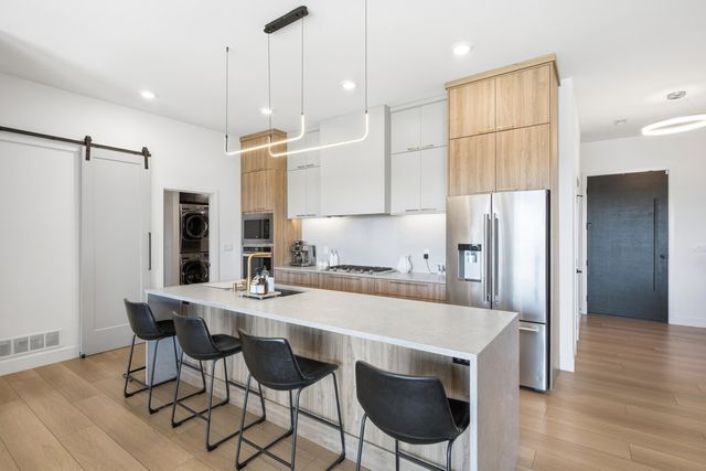 1301 HAXBY CT, Columbia, MO 65201