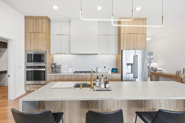 1301 HAXBY CT, Columbia, MO 65201