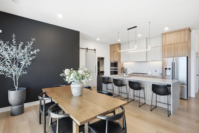 1301 HAXBY CT, Columbia, MO 65201