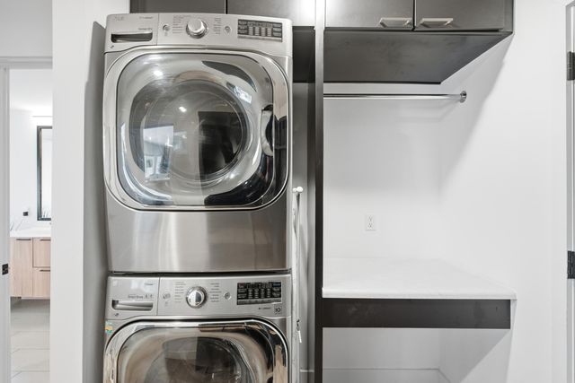 1301 HAXBY CT, Columbia, MO 65201