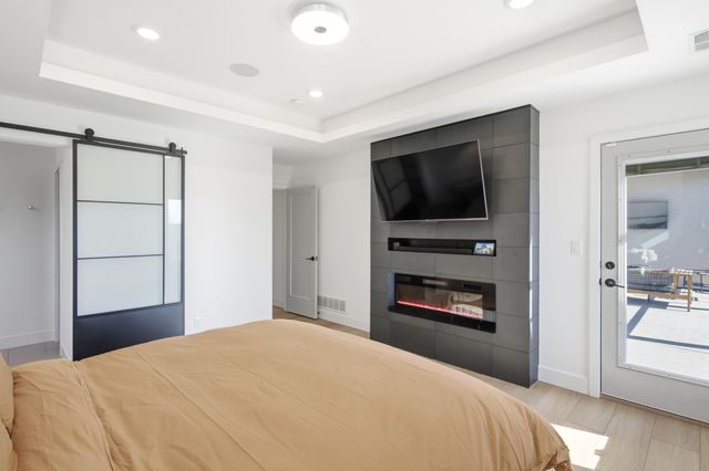 1301 HAXBY CT, Columbia, MO 65201