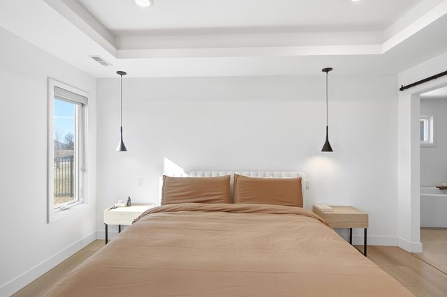 1301 HAXBY CT, Columbia, MO 65201