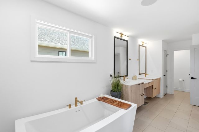 1301 HAXBY CT, Columbia, MO 65201