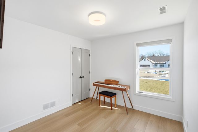 1301 HAXBY CT, Columbia, MO 65201