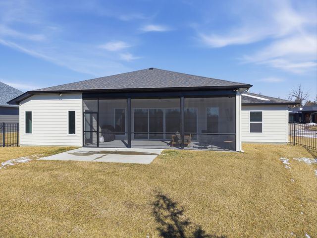 1301 HAXBY CT, Columbia, MO 65201