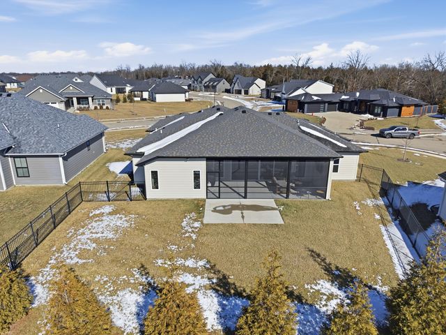 1301 HAXBY CT, Columbia, MO 65201