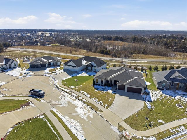 1301 HAXBY CT, Columbia, MO 65201